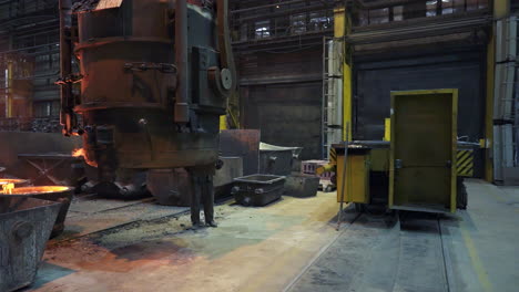 proceso de fundición de metales en una fundición