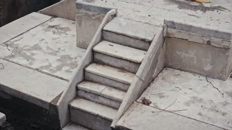 Antigua-Escalera-En-Octavius-Quartio,-Pompeya,-Italia