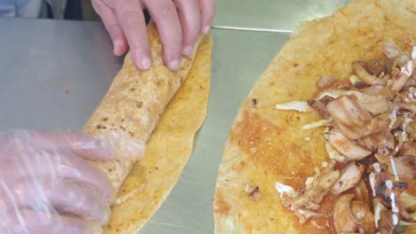 preparing a shawarma