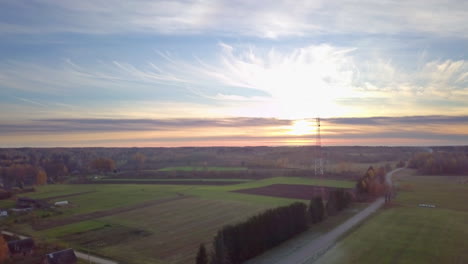 Landschaftsansicht-Aus-Der-Luft-In-Den-Wunderschönen-Sonnenuntergang