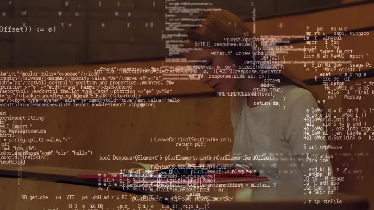 procesamiento de datos contra una estudiante caucásica que estudia en una clase en la universidad