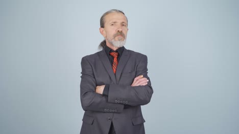 hombre de negocios diciendo que no a la cámara.