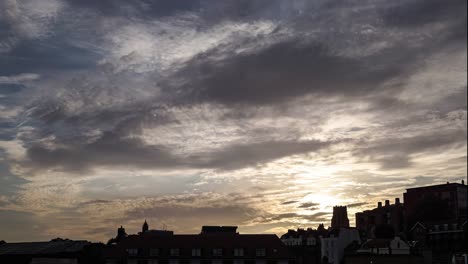 Lapso-De-Tiempo-Del-Resplandor-Del-Atardecer-Sobre-El-Horizonte-De-La-Ciudad-De-Bristol