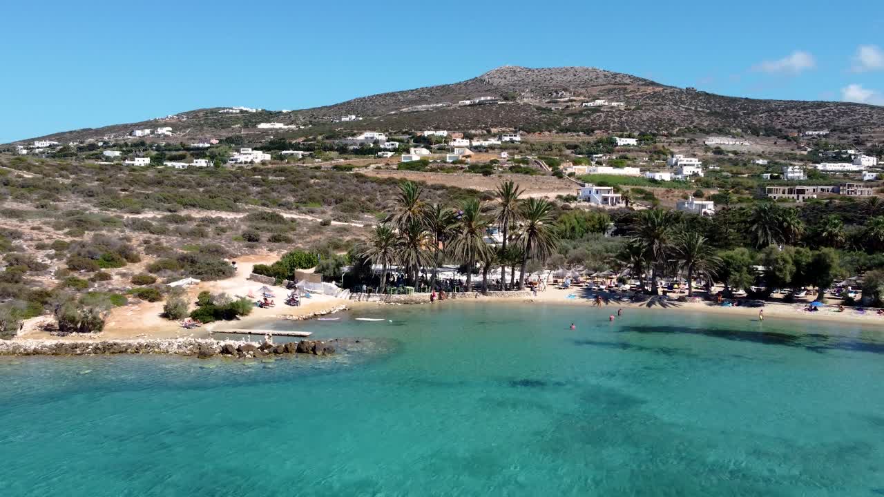 그리스 의 아름다운 해변 을 공중 에서 볼 수 있다