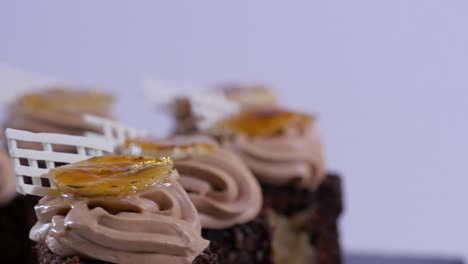 chocolate brownie cupcakes with banana topping