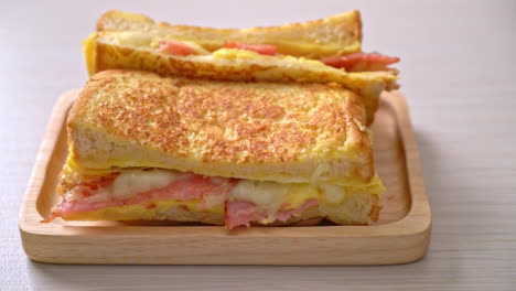 Homemade-French-toast-ham-bacon-cheese-sandwich-with-egg