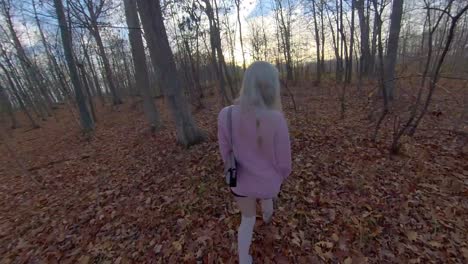 file name: young women exploring during a pandemic during fall season