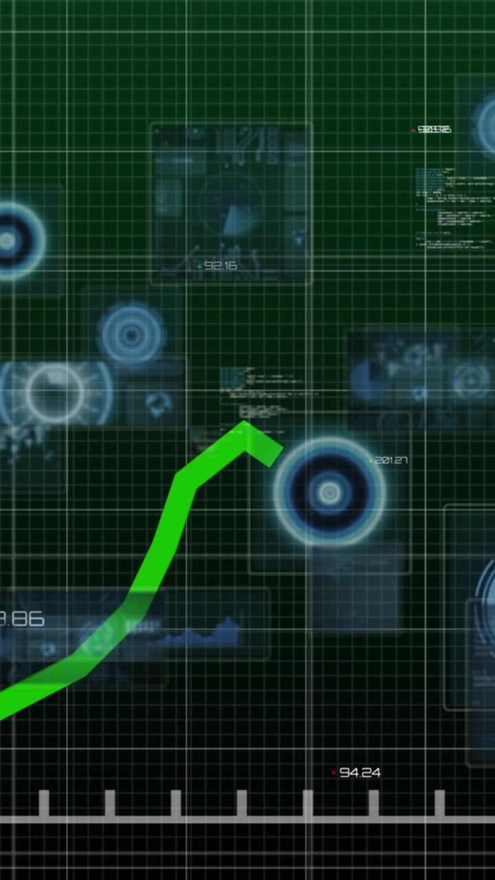 Animazione di elaborazione dati con linea verde su scansioni dello schermo su sfondo nero