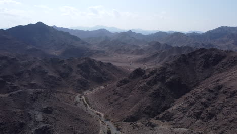 Secluded-Mountains-in-Arabian-Desert