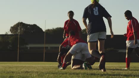 Rugbyspiel-Junger-Erwachsener-Frauen