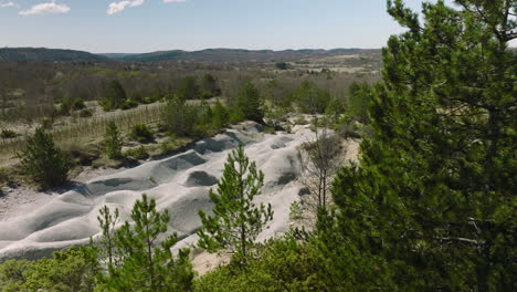 Revealing-Shot-Of-Istrian-Desert-With-Marl-Dunes-Near-Groznjan-In-Istria,-Croatia