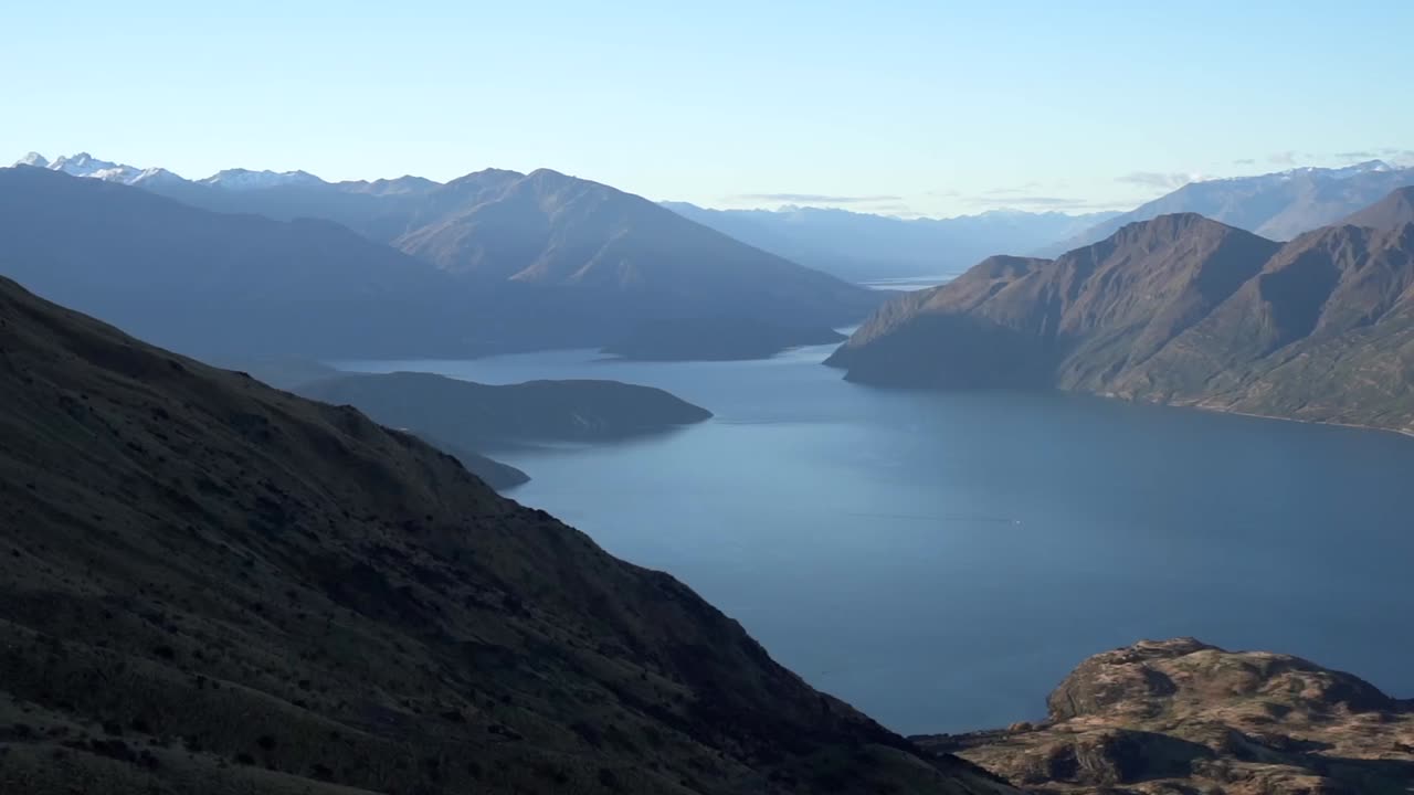 산과 호수 풍경