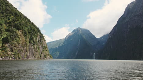 pov milford sound cruise, new zealand
