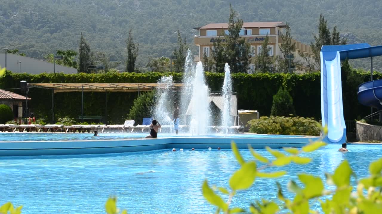 Pool, hotel, underholdning, sommer