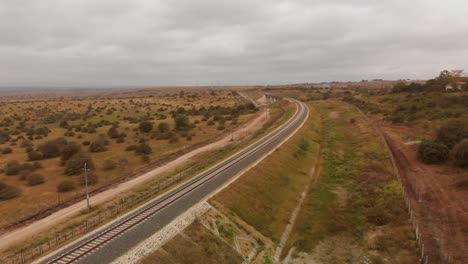 La-Línea-De-Tren-Expreso-Madaraka-De-Mombasa-A-Nairobi,-Cerca-De-La-Terminal-En-Nairobi