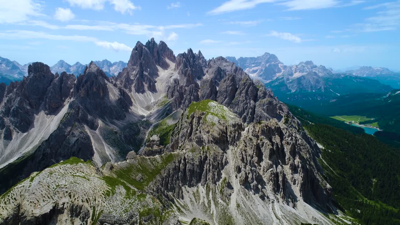 parque natural nacional de tre cime en los alpes dolomitas. la hermosa naturaleza de italia.