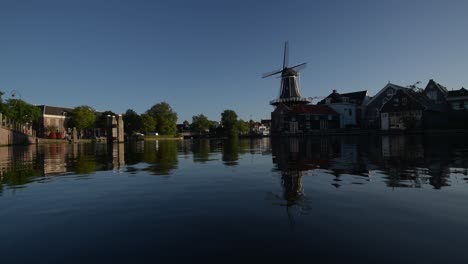 le moulin de vent de adrian dans la ville de haarlem