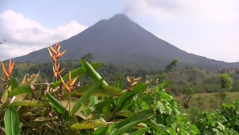 位於哥斯大黎加 (costa rica) 的活火山