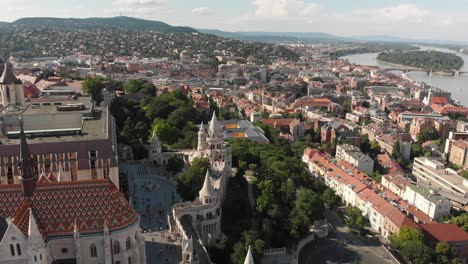 budapest - hungría viaje desde arriba volando con un dron dji mavic air hecho en 4k 24 fps usando filtros nd