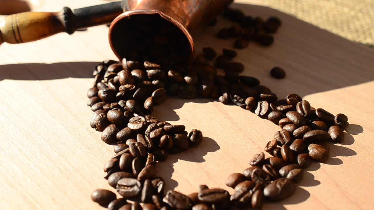 Kaffebønner i hjerteform. Kaffestilleben