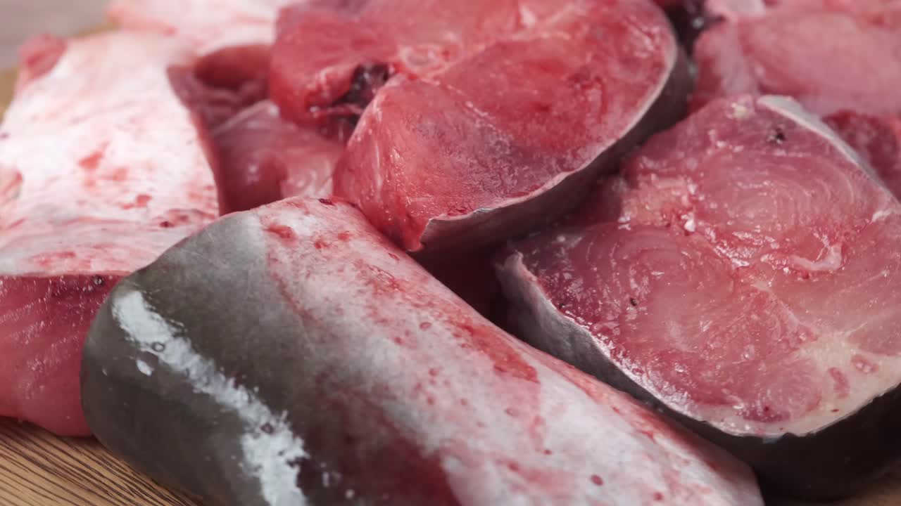 filetes de pescado crudo