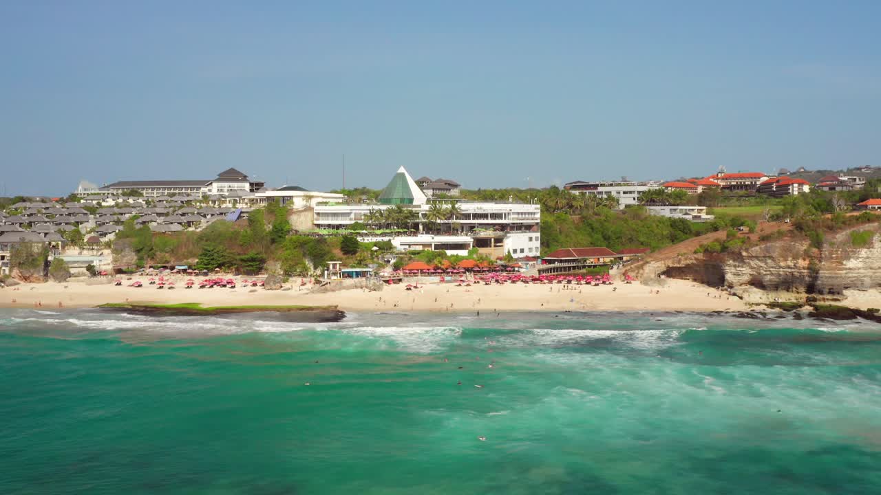 발리의 울루와뚜 근처 서핑 스팟 드림랜드