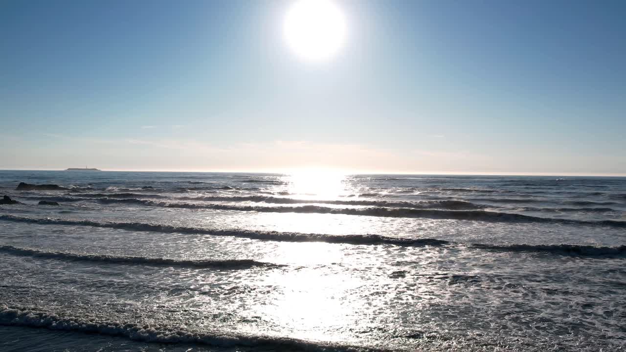 루비 해변에서 일몰의 공중 샷