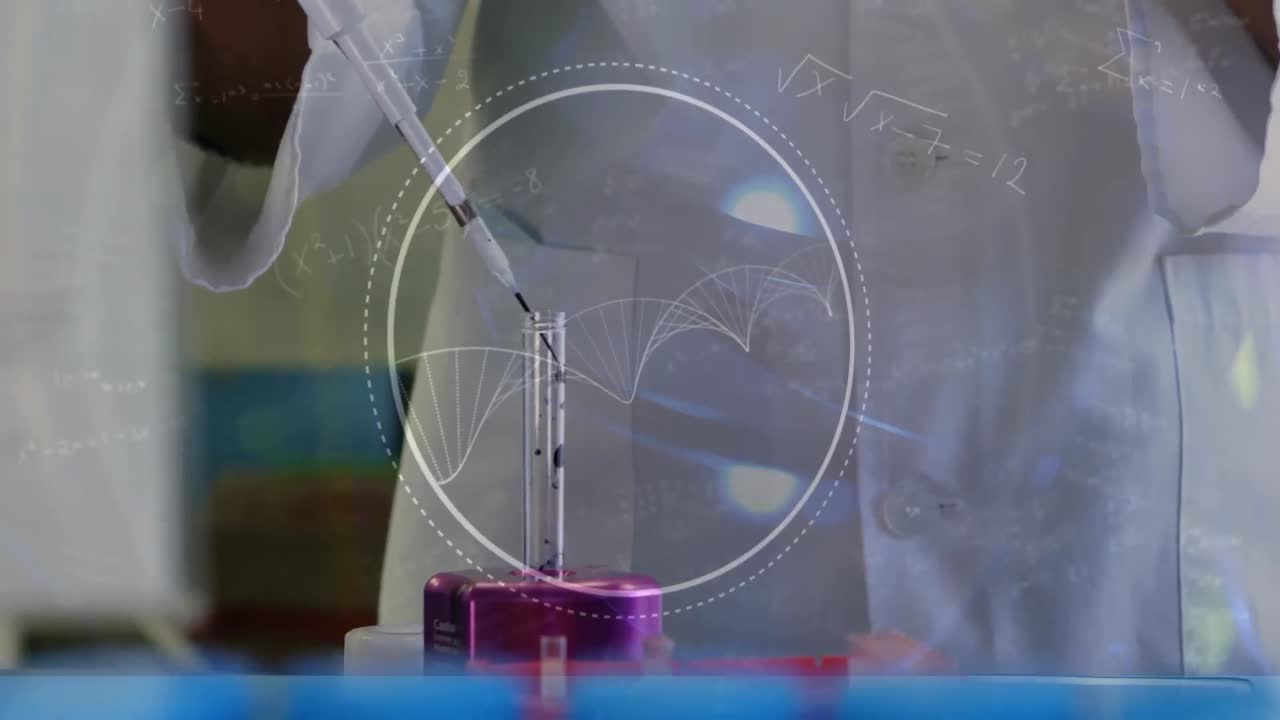 animación de la cadena de adn y ecuaciones matemáticas sobre una científica biracial en el laboratorio