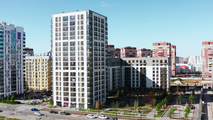 Complesso di appartamenti moderno in una città