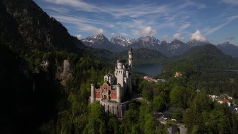 castillo de neuschwanstein y los alpes de baviera