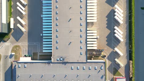 vista aerea del almacen de mercancias
