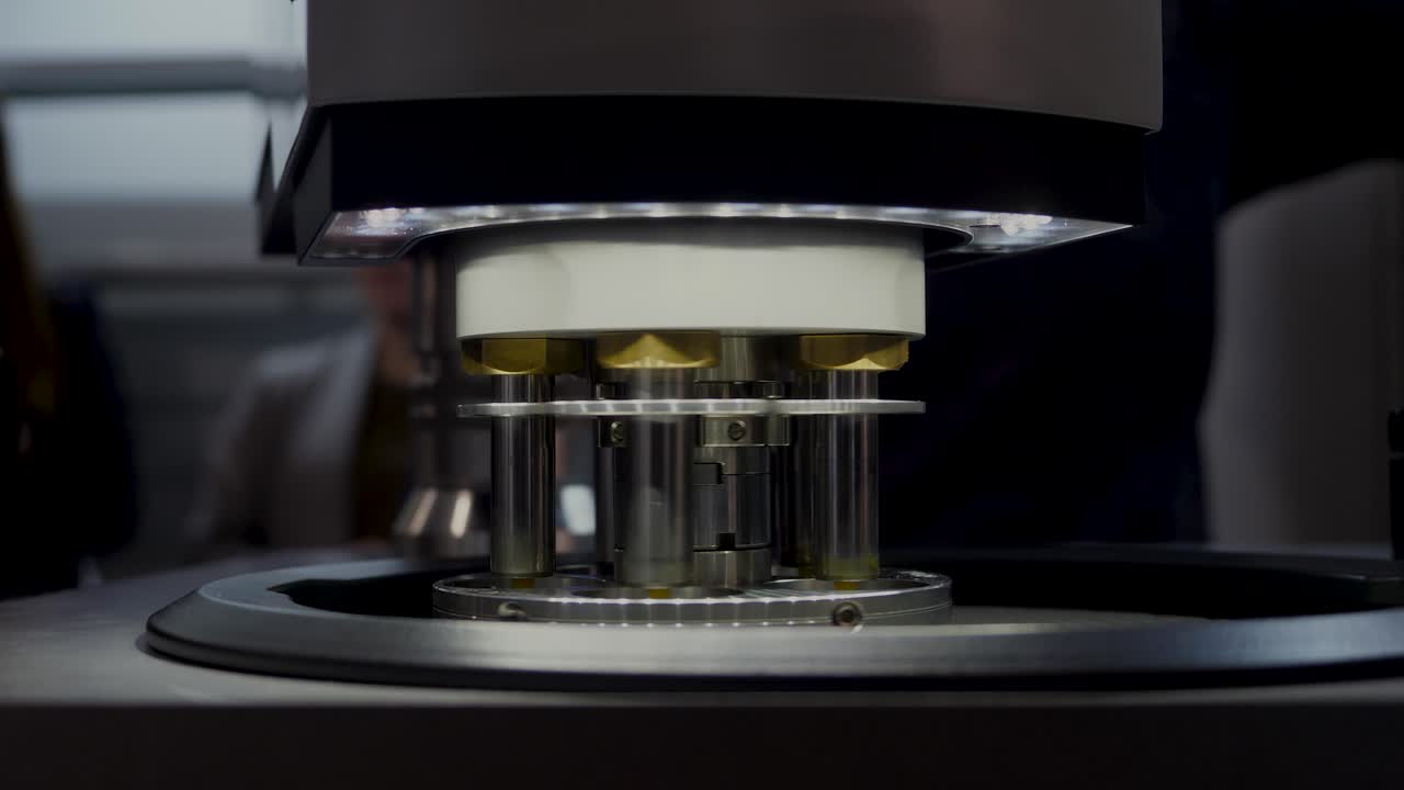 primer plano de los componentes de las máquinas industriales