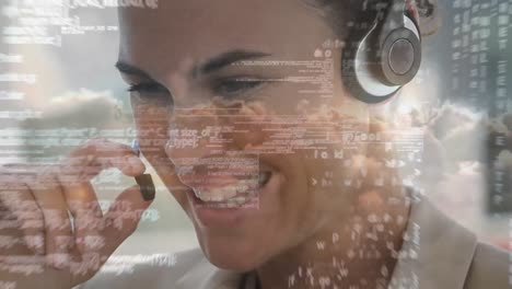 Animation-Der-Datenverarbeitung-über-Einem-Lächelnden-Geschäftsmann-Mit-VR-Headset