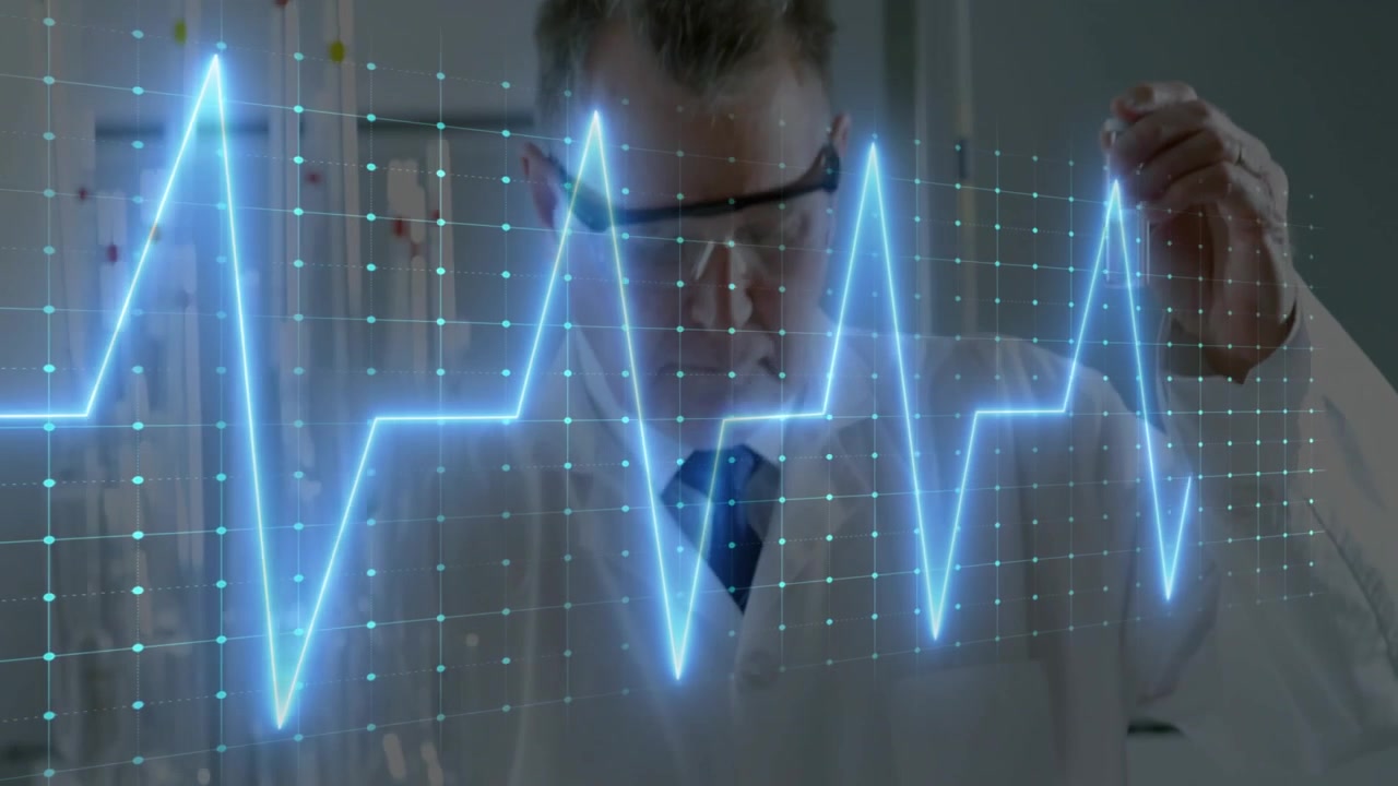 Medico in laboratorio medico, che utilizza una griglia digitale che mostra un tracciato ECG blu e provette.