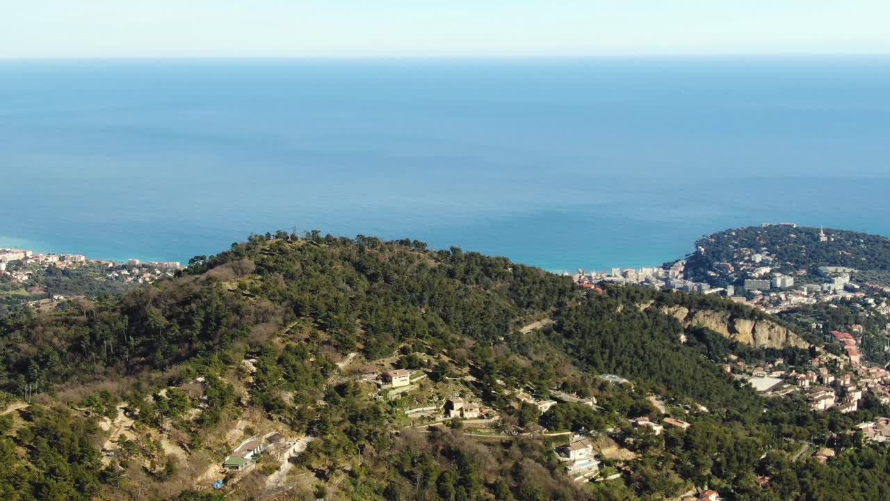 montaña con fondo del océano