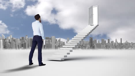 hombre de negocios mirando escaleras con puertas abiertas frente a una ciudad