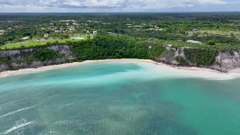 Spiegelstrand-In-Trancoso,-Bahia,-Brasilien