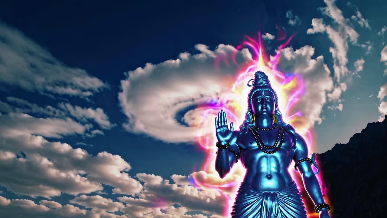 estatua de lord shiva contra un cielo dramático