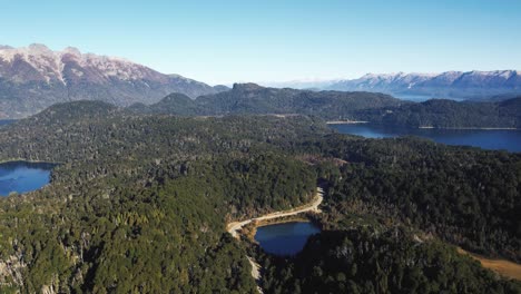 Imágenes-De-Drones-De-Un-Hermoso-Paisaje-Patagónico-7