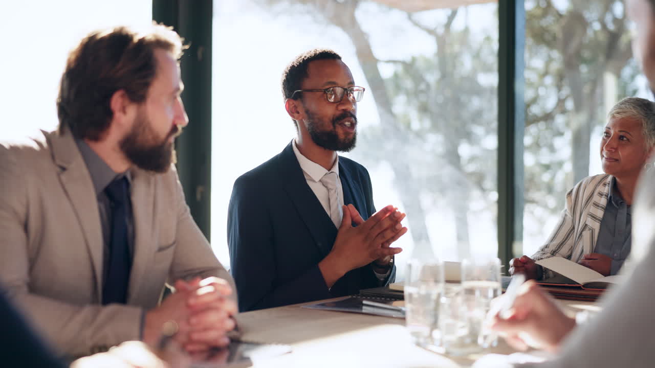 conocer gente, hablar y hombre profesional