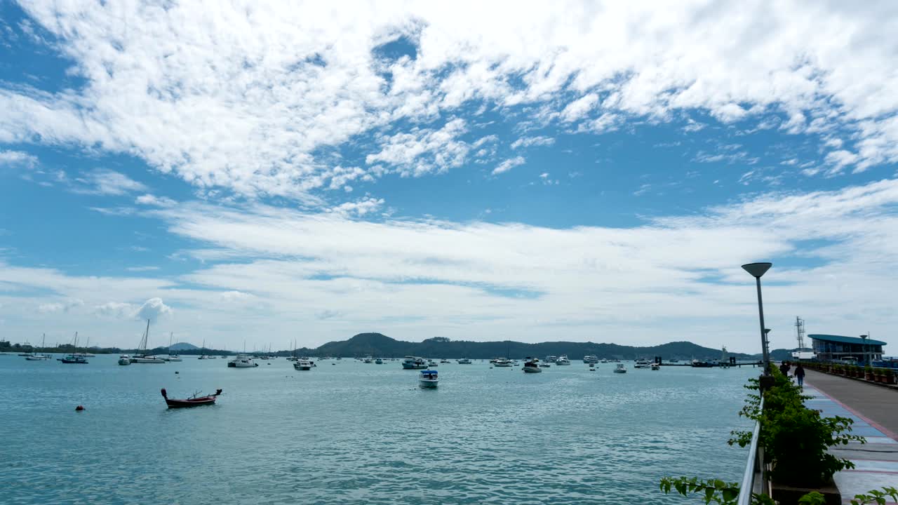 태국 푸켓의 롱 피어 (chalong pier)