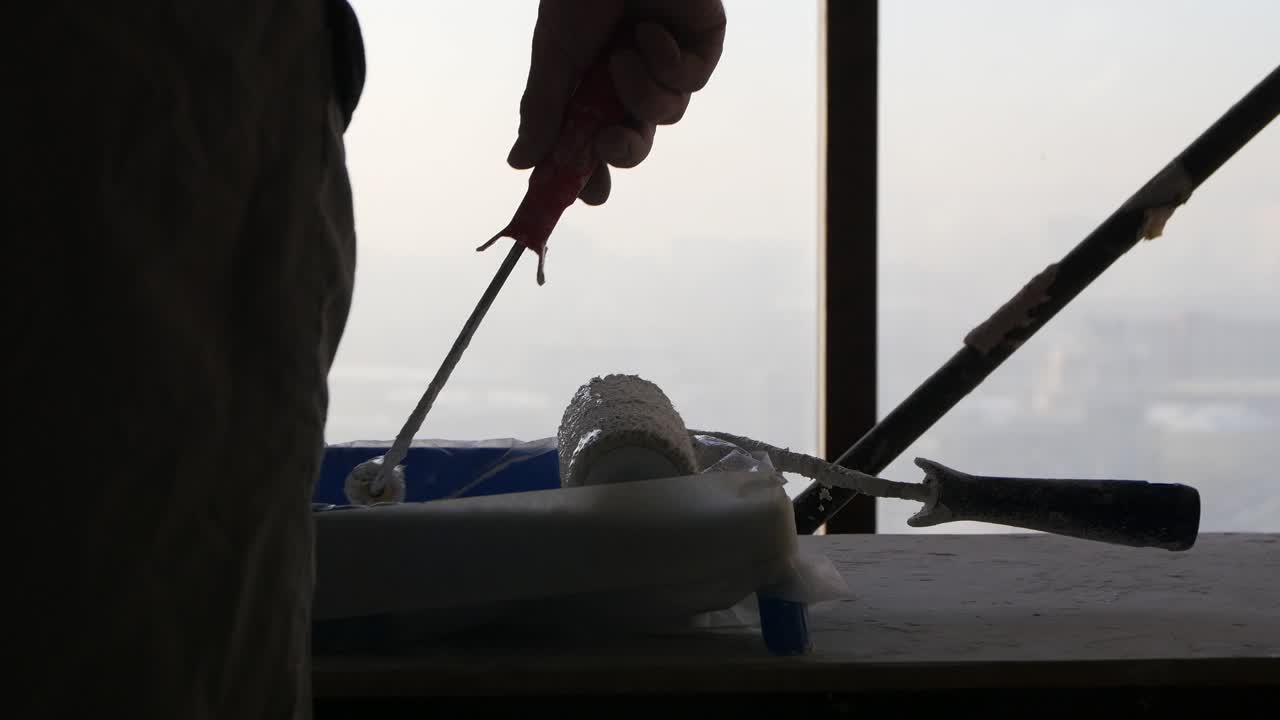 건설 현장에서 페인팅 도구