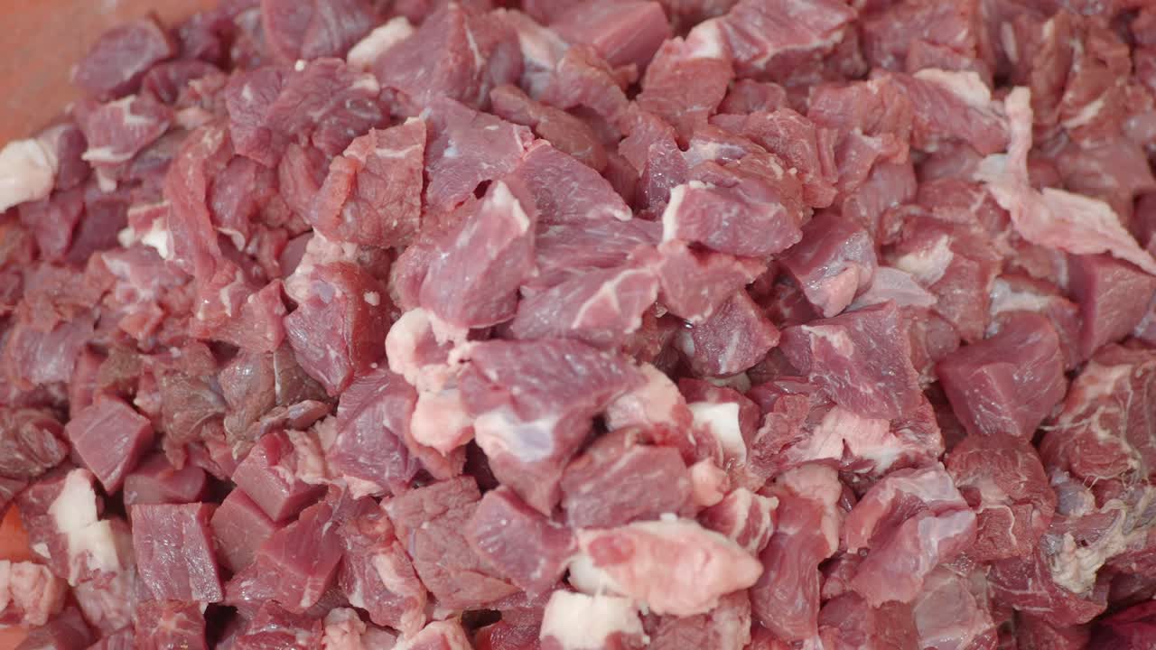 carne de res cruda picada