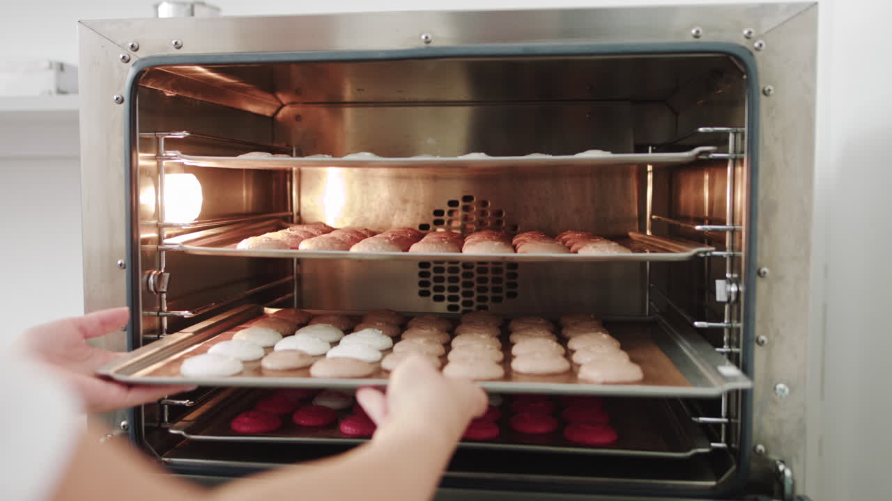 Baking Macarons in Commercial Oven