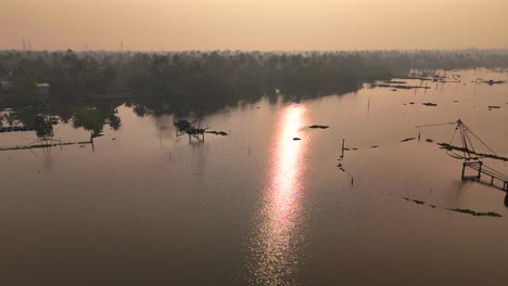 kerala viaje y turismo de fondo, hermosa escena del amanecer de kerala, el lago en kumbalangi, chellanam, ernakulam, el propio país de dios, lugares turísticos de kerala