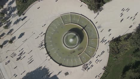 vistas mágicas de drones del histórico castello sforzesco de milán.