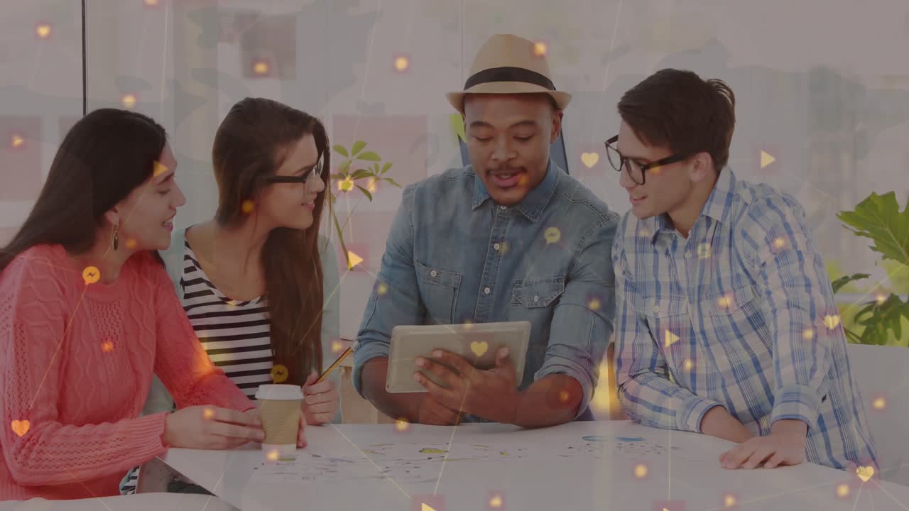 animación de la red de conexiones con iconos en diversos grupos de personas de negocios