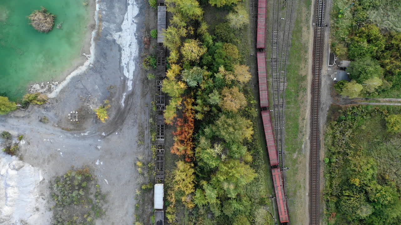 헝가리 철도의 조감도. 흐린 날