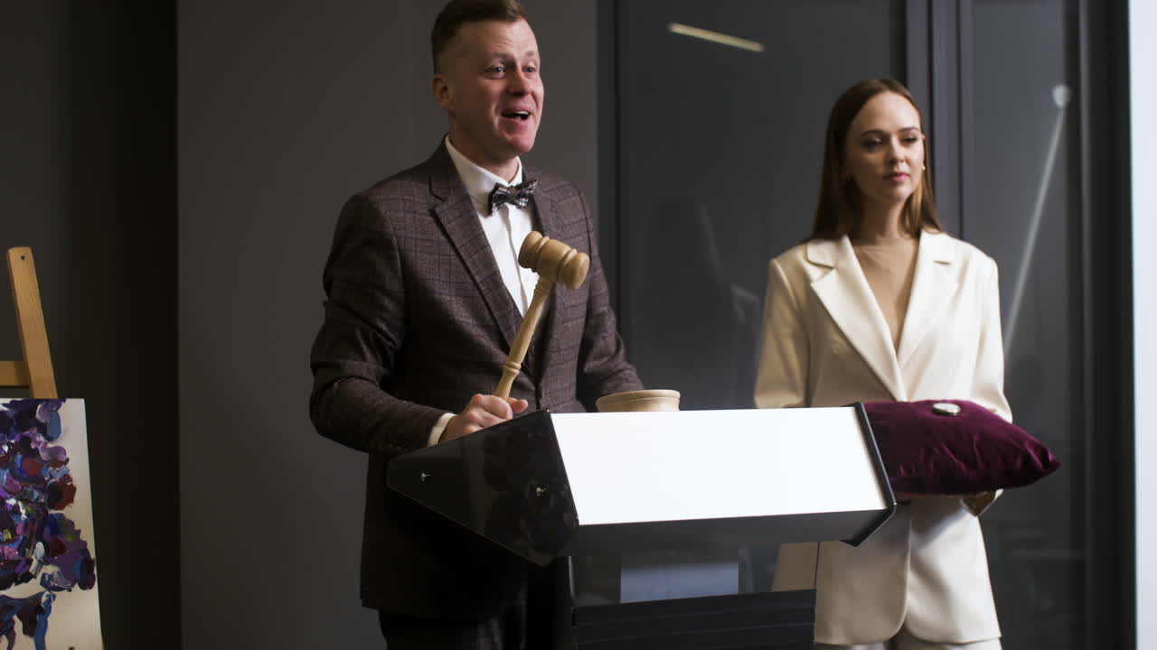 антиквариат на столе