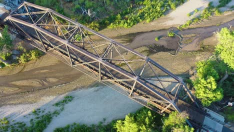 Eisenpferdebrücke-In-Santa-Clarita,-Kalifornien